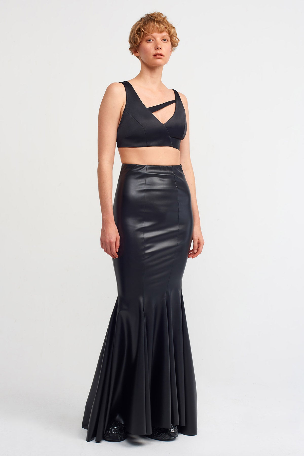 スカート musinsastandardwoman Women's Vegan Leather Slit Long Skirt B WOMENS VEGAN LEATHER SLIT LONG SKIRT [BLACK] | KRAZZY