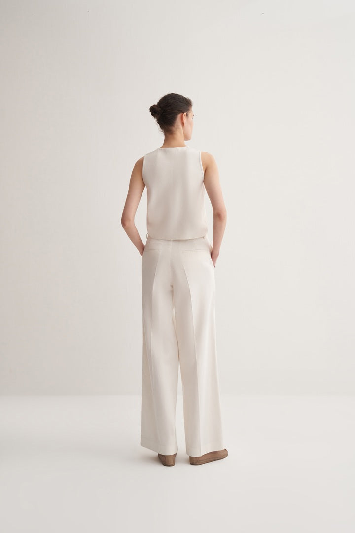 Kk Design Double Pleated Straight Fit Trousers Ecru