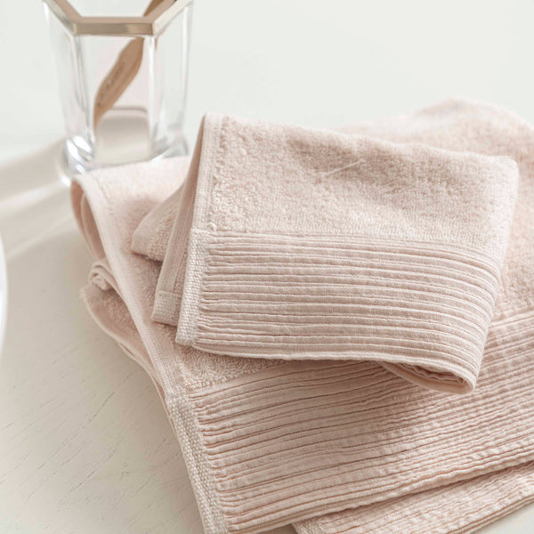 Chakra Grasse Towel 85X150Cm Pink