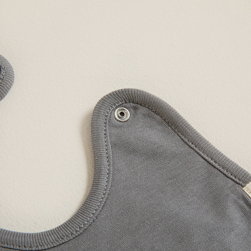 Chakra Little Driver Bib Anthracite