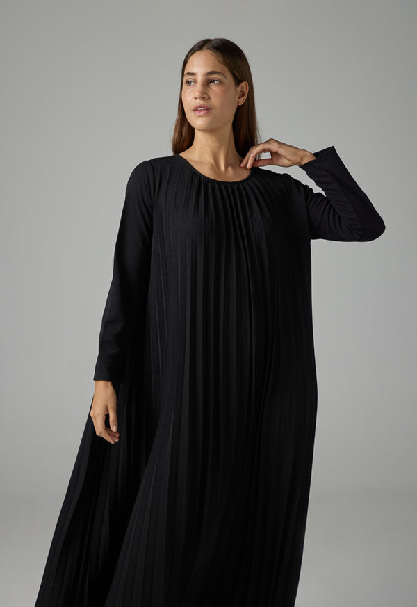 Choice Basic Pleated Maxi Dress Black