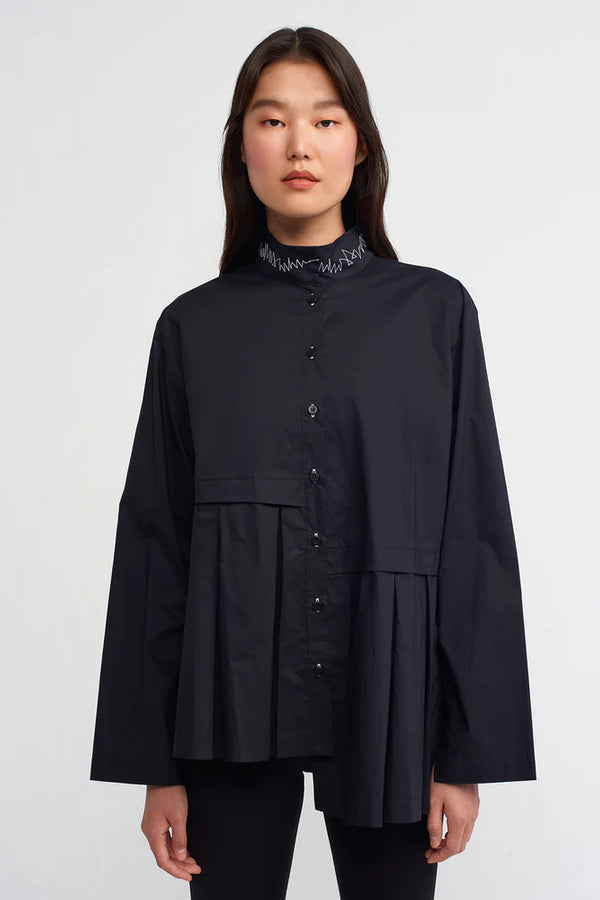 Nu Embroidered Collar Pleated Shirt Black/Offwhite