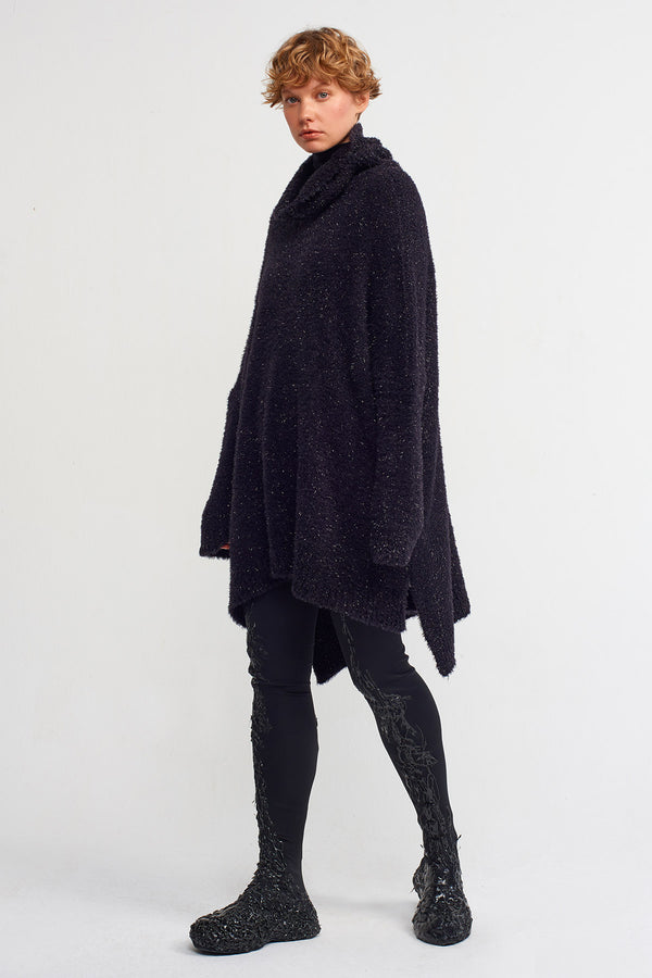 Nu Shiny Thread  Detailed Oversize Sweater  Black