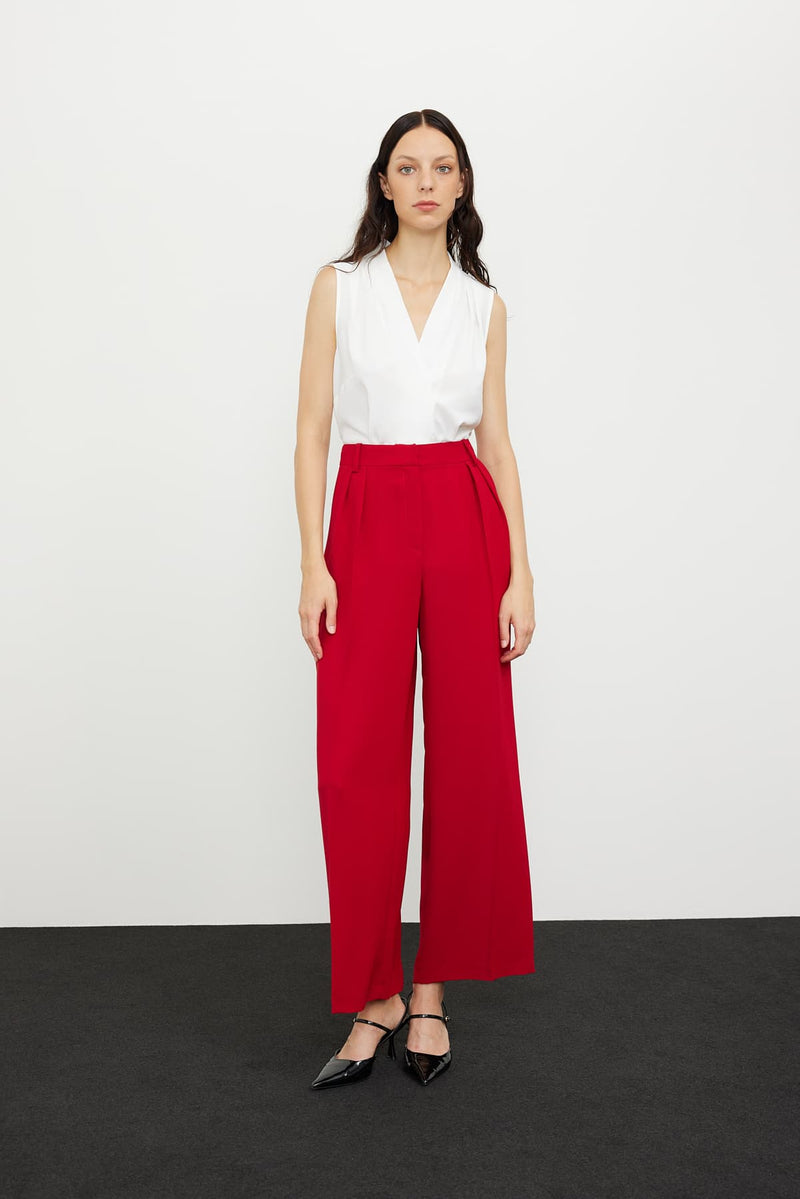 Roman Pleated Detail Solid Trousers Red