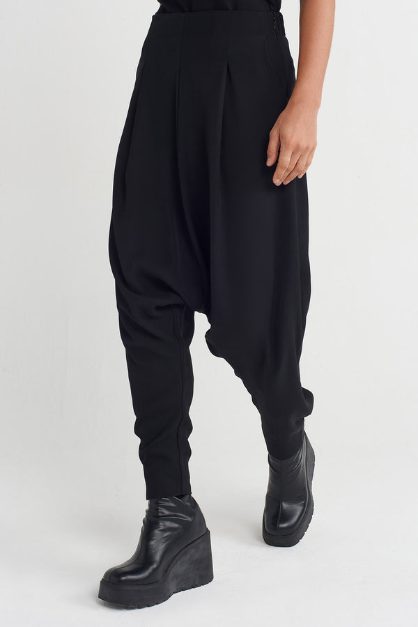 Nu High-Waisted Harem Pants Black