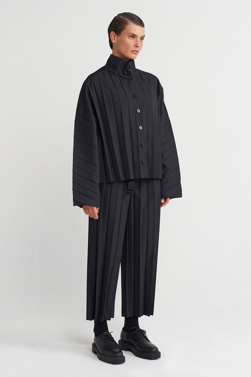 NU Pleated Jacket Black