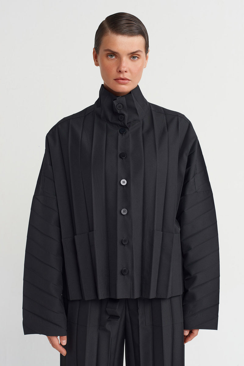 NU Pleated Jacket Black