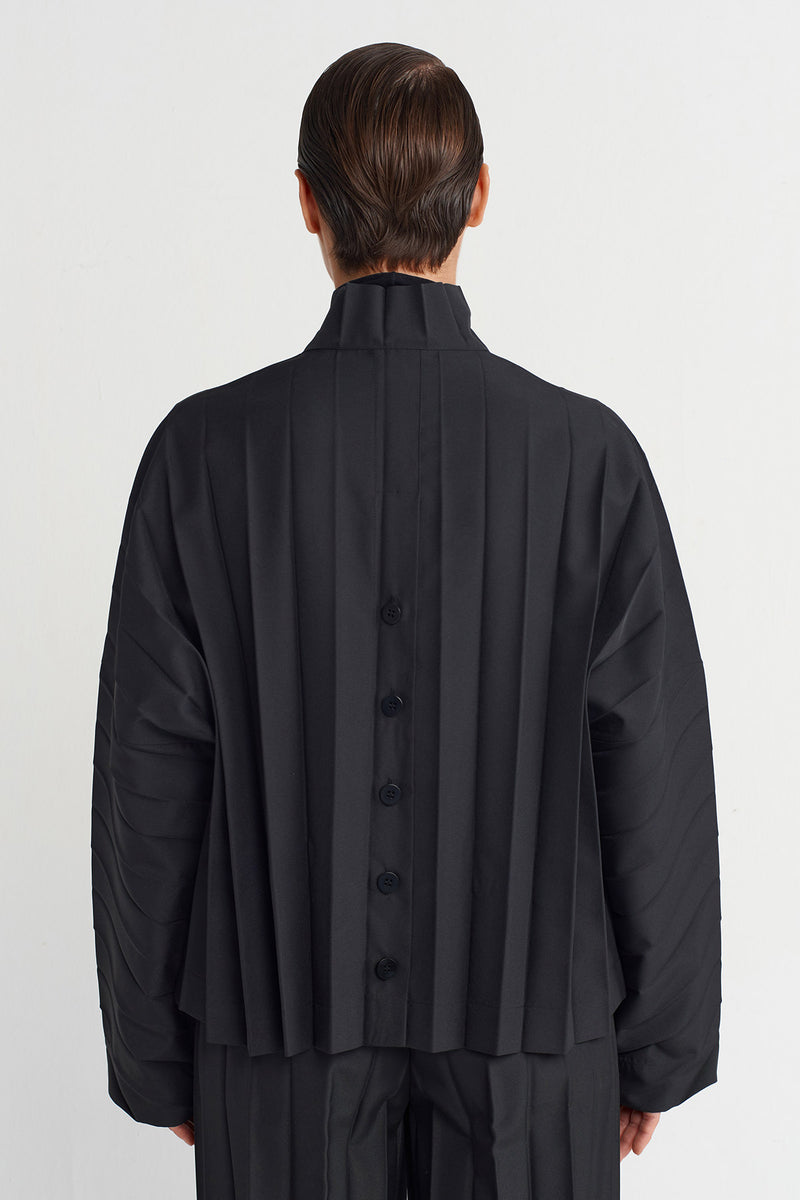 NU Pleated Jacket Black