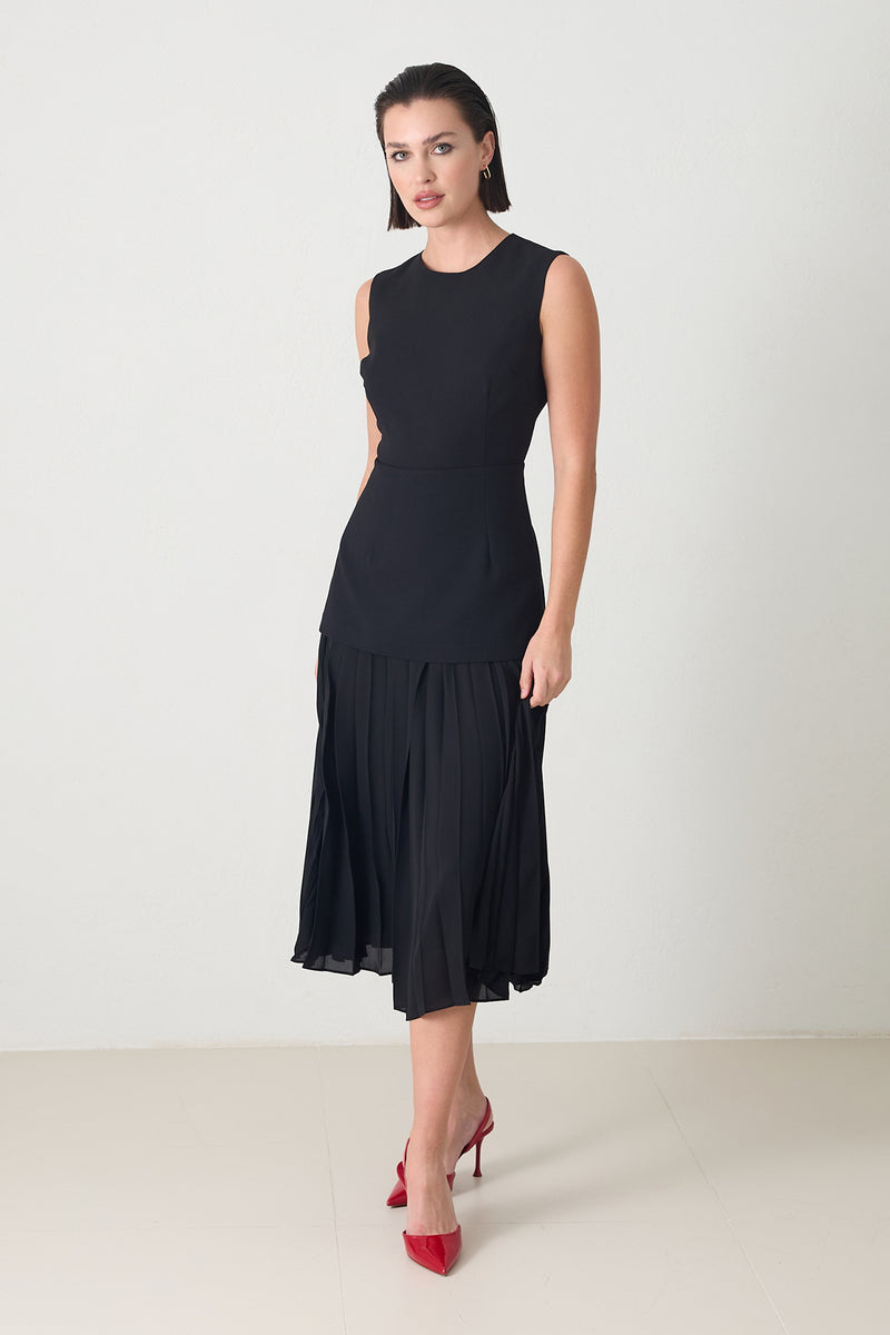 Setre Neck Detailed Waisted Pleated Dress Black