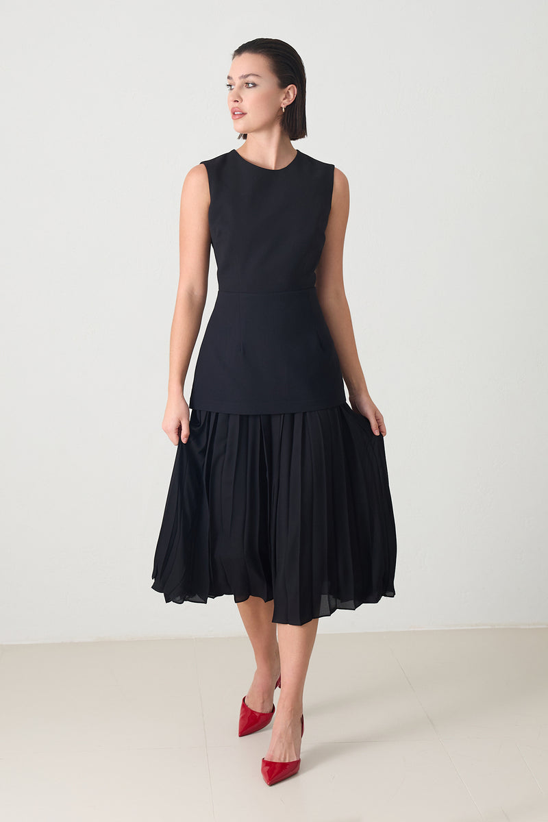 Setre Neck Detailed Waisted Pleated Dress Black