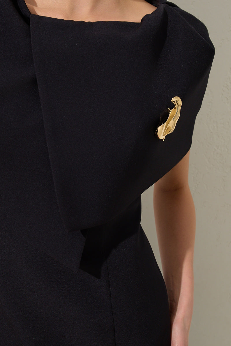 Setre Collar Detailed Full Cut Midi Length Dress Black