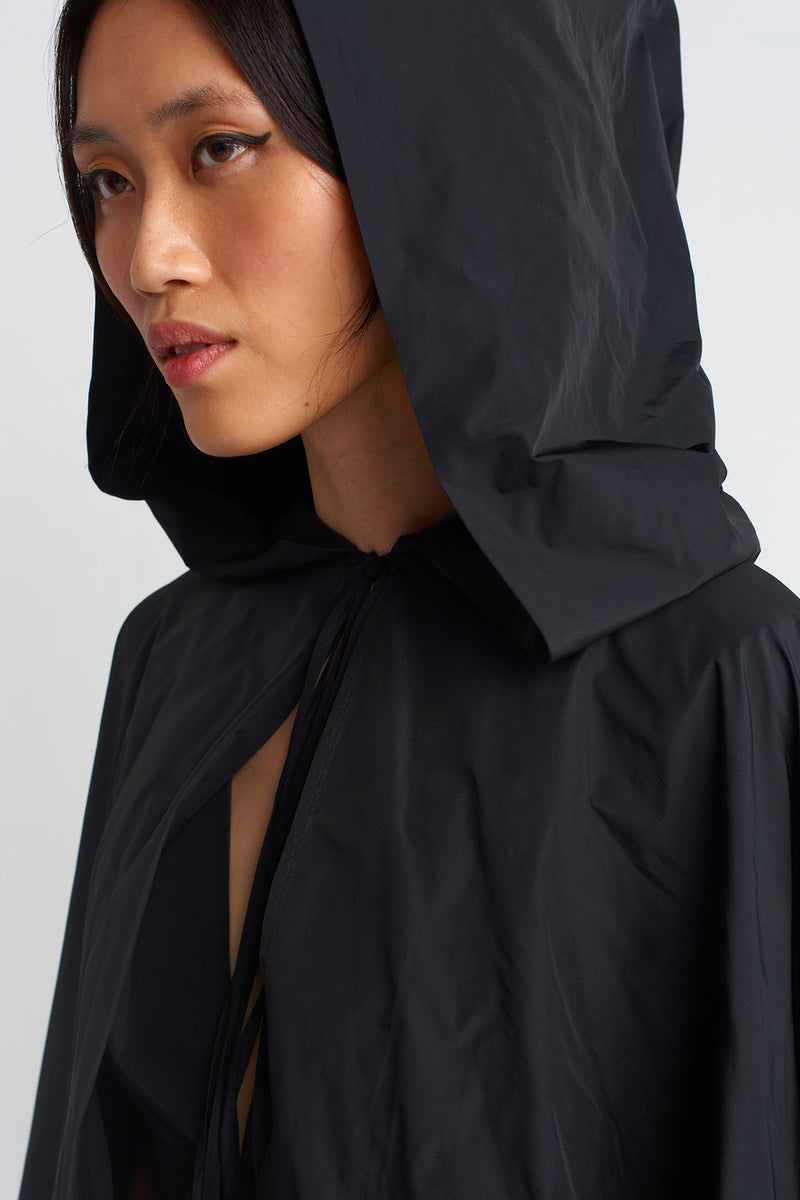 Nu Taffeta Cape Black