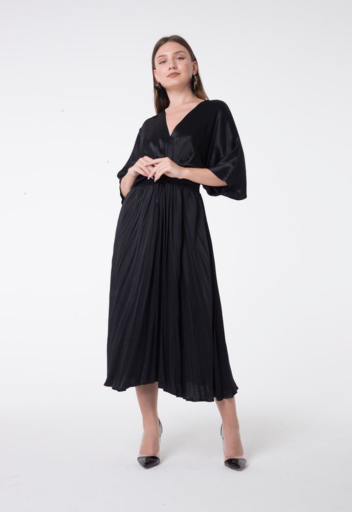 Nocturne Short Sleeve Elastic Waist Pleated Midi Dress Black