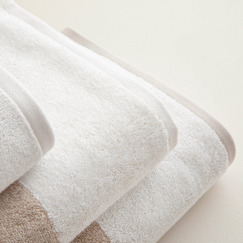 Chakra Arian Bath Towel 85X150Cm Beige