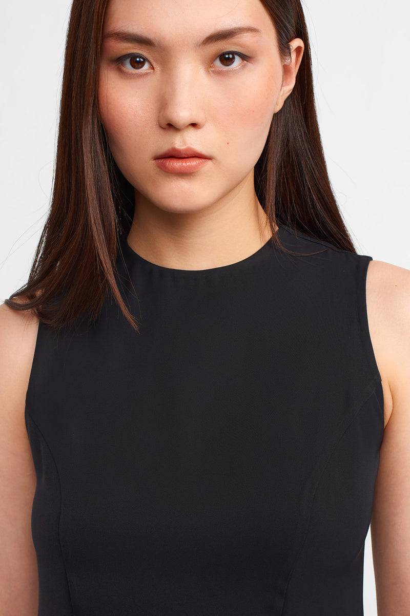 Nu Solid Cropped Blouse Black